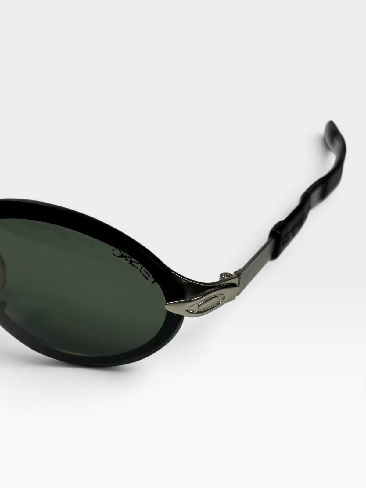 OAKLEY VINTAGE METAL SUNGLASSES